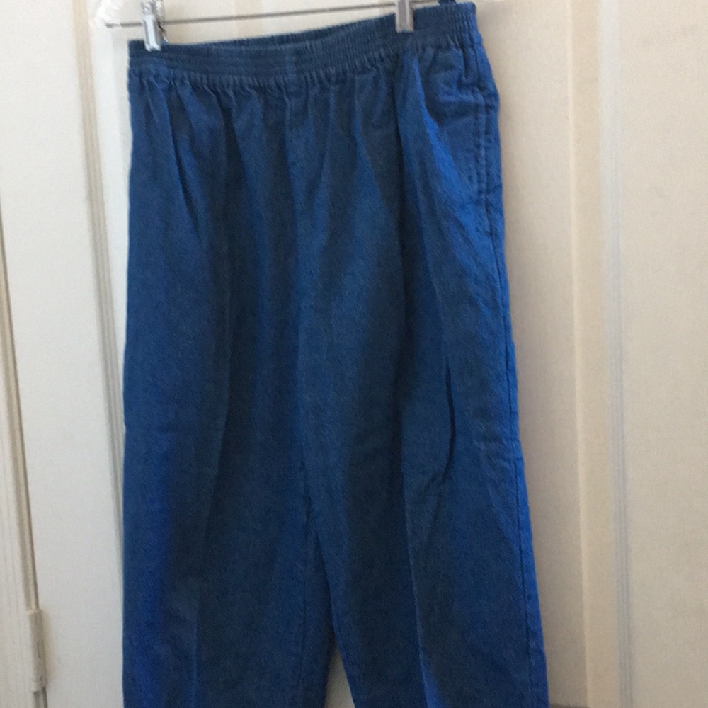 FINAL MARKDOWN Ladies yakmagik Jeans medium